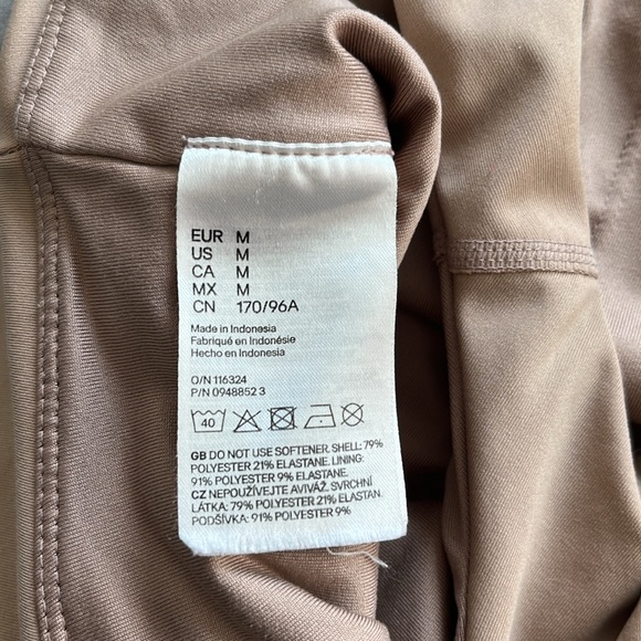 H&M sports Bra - Picture 3 of 3